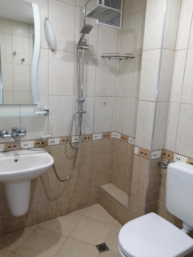 Yanakiev'S Central Apartment Бургас Экстерьер фото