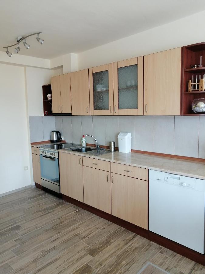Yanakiev'S Central Apartment Бургас Экстерьер фото